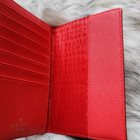 Kate Spade "Take the Cake" Imogen Passport Cover - Picture 8 of 8